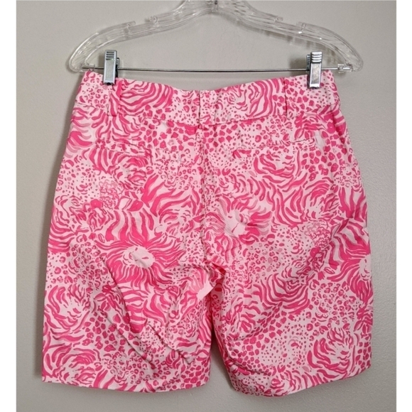 Lilly Pulitzer Chipper Shorts in Get Spotted Print - Picture 4 of 8